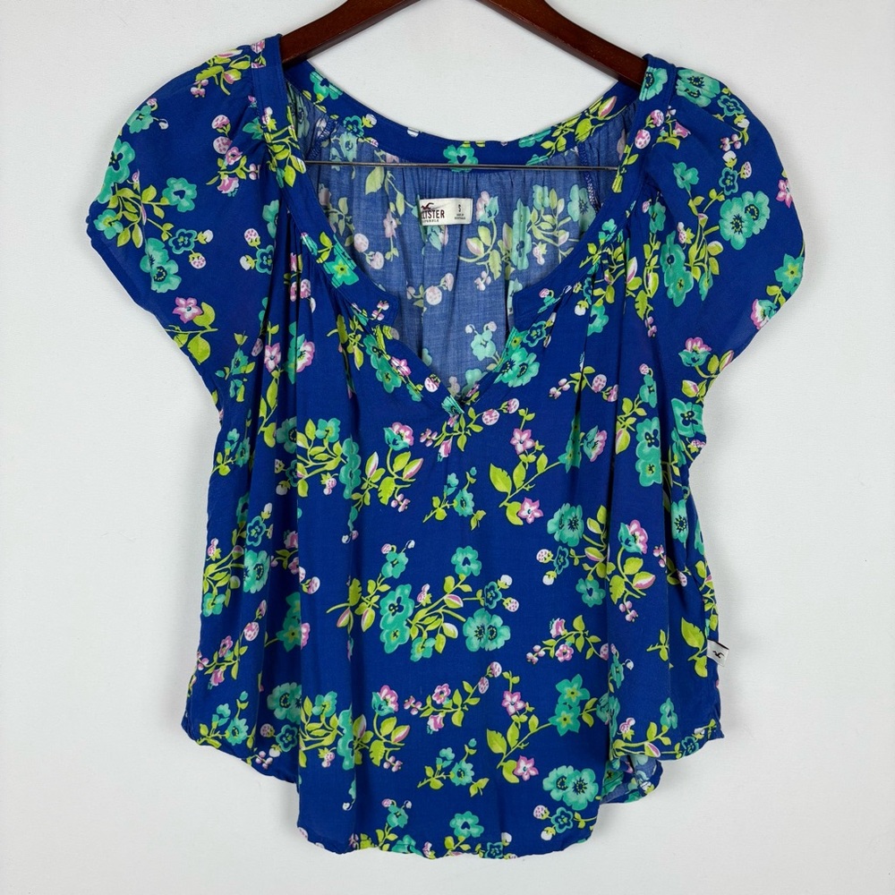 Hollister Floral Short Sleeve Blouse‎